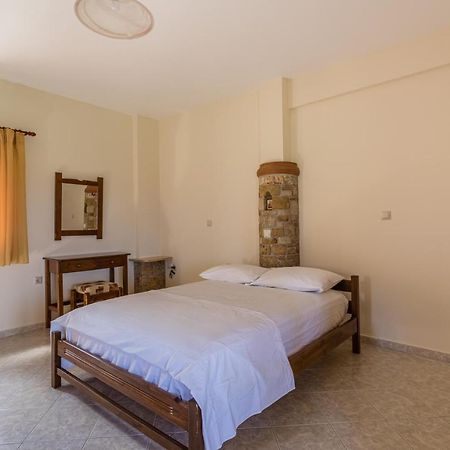 Chioureas Apartments Lévktron Extérieur photo