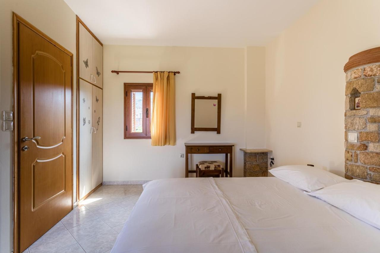 Chioureas Apartments Lévktron Extérieur photo