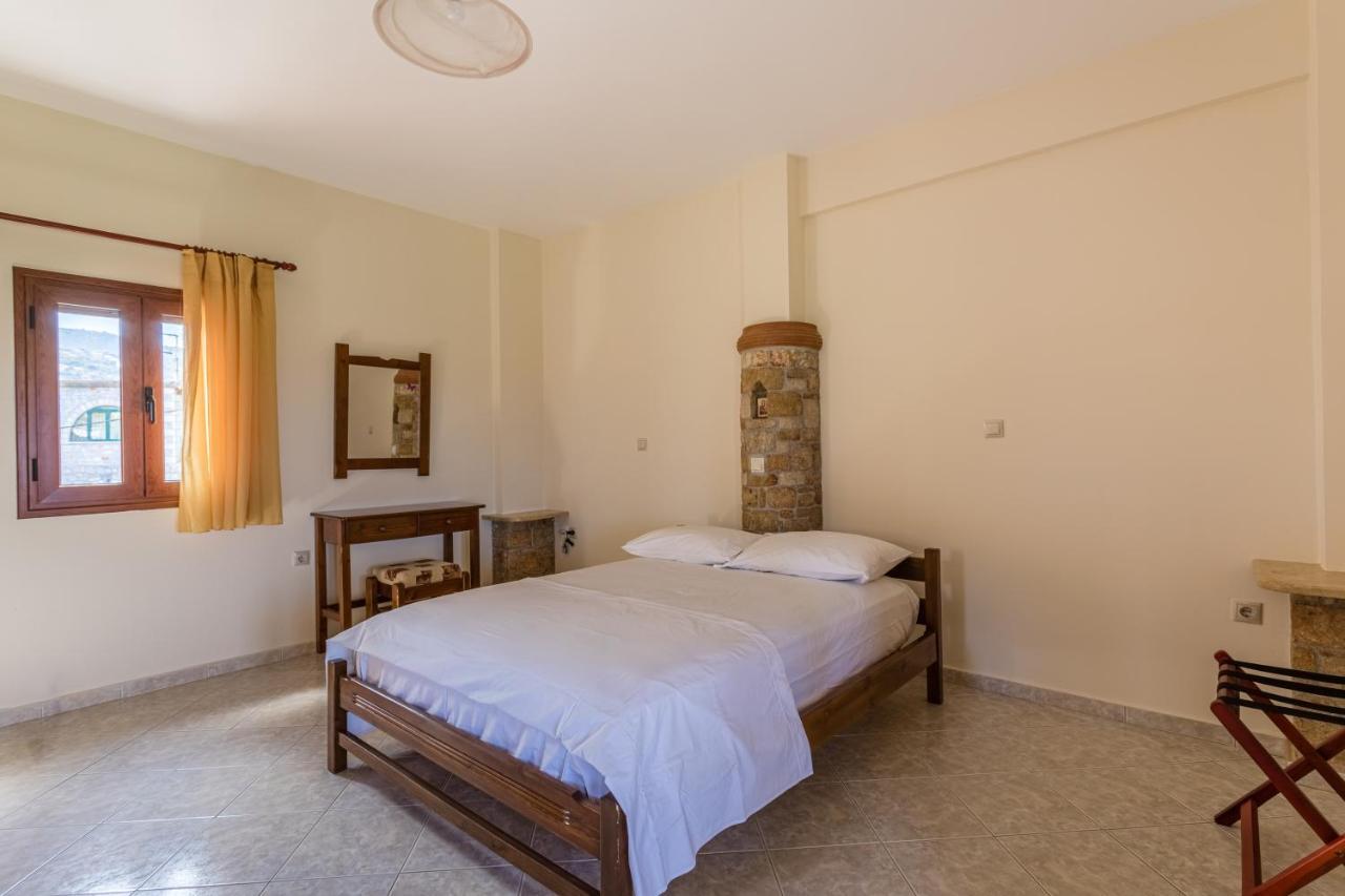 Chioureas Apartments Lévktron Extérieur photo