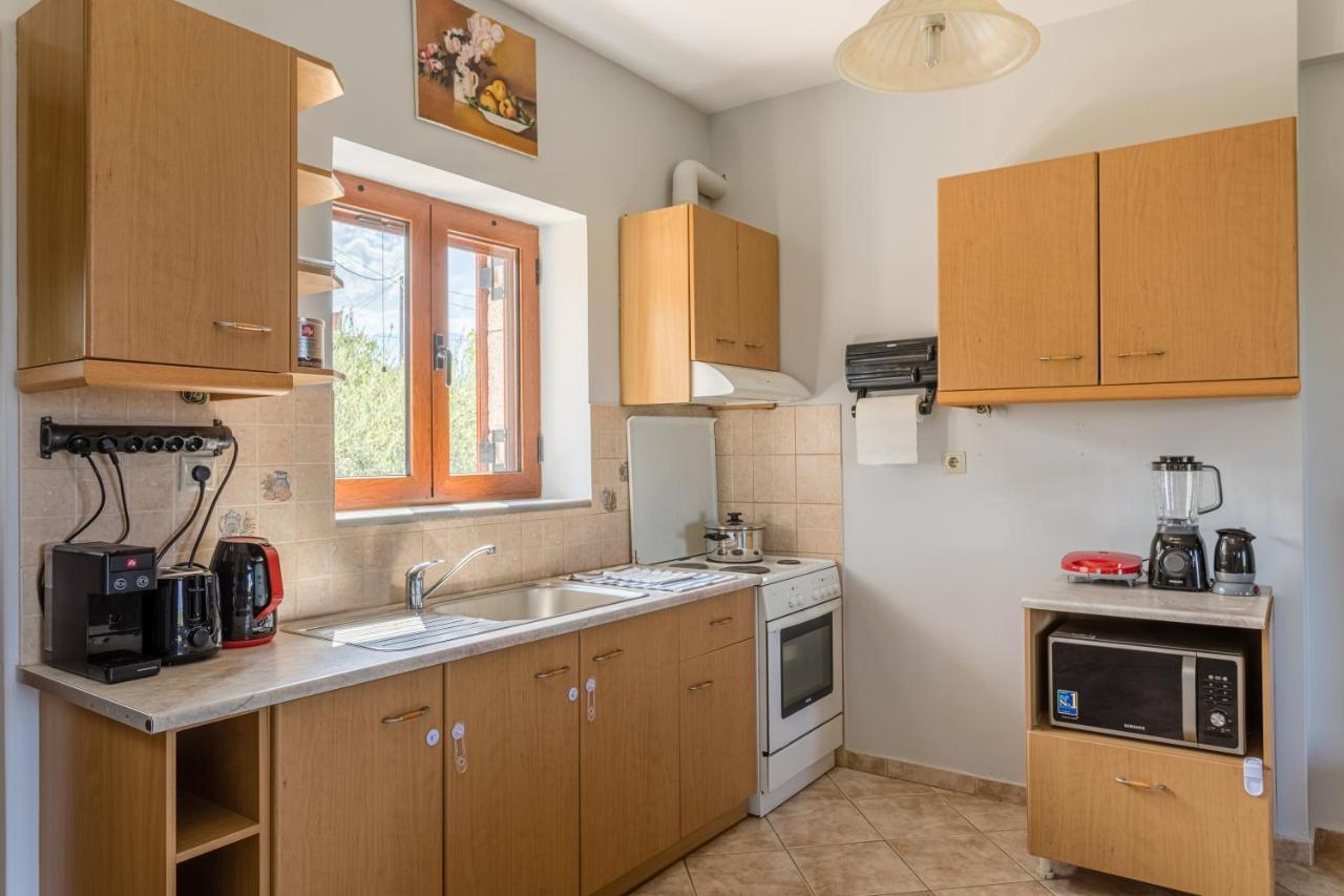 Chioureas Apartments Lévktron Extérieur photo